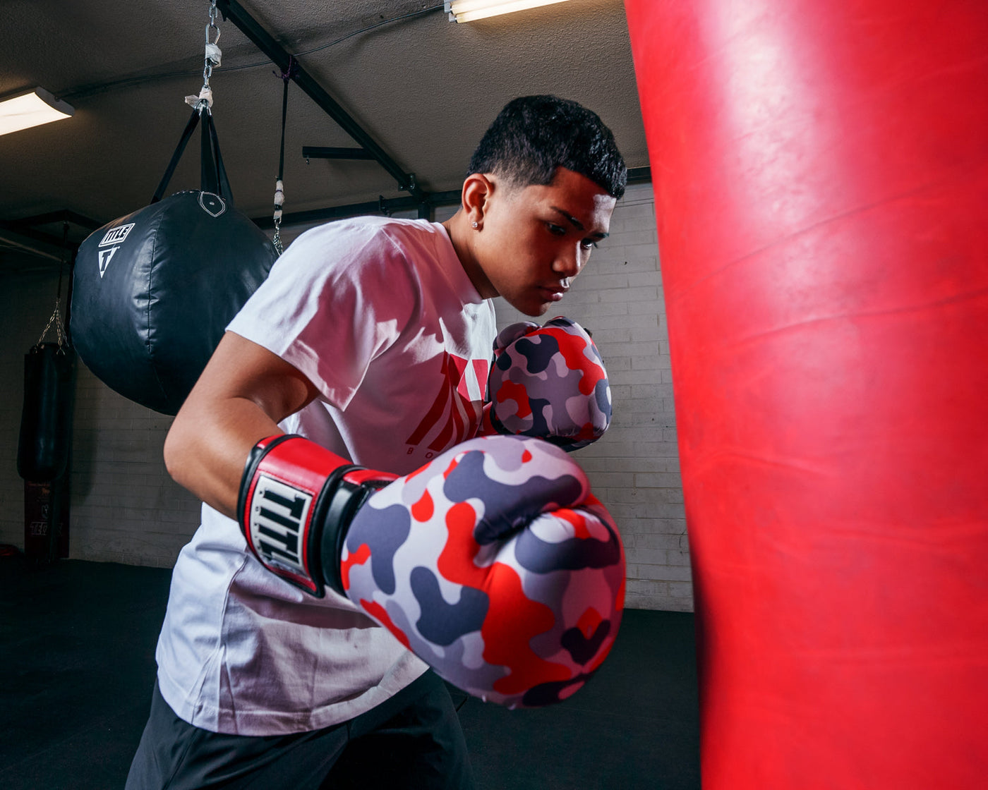 variant:grey/red::TITLE Boxing Infused Foam Camo Color Pop Bag Gloves kid hitting bag