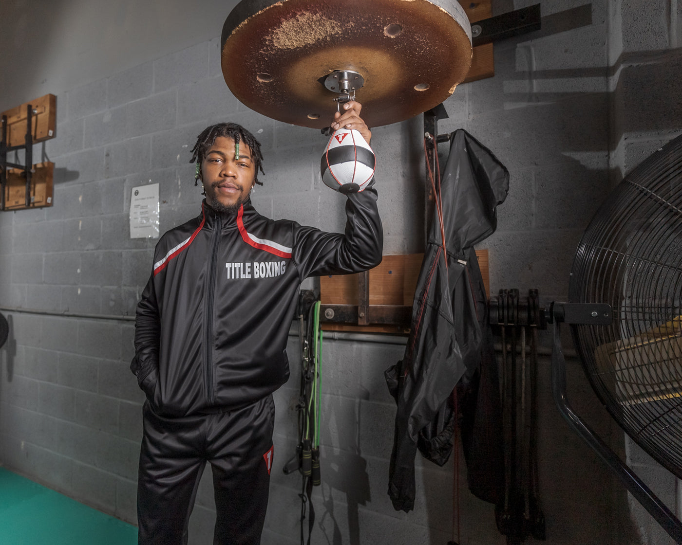variant:lifestyle::TITLE Boxing Pro Speed Bag Platform Bundle in the gym