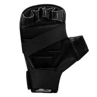 variant:lifestyle::TITLE Classic Boxing Speed Bag Platform & Gloves Bundle single glove palm view
