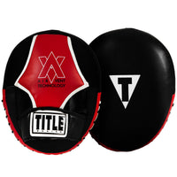 variant:lifestyle::TITLE Boxing Air Vent Technology Punch Mitt main view