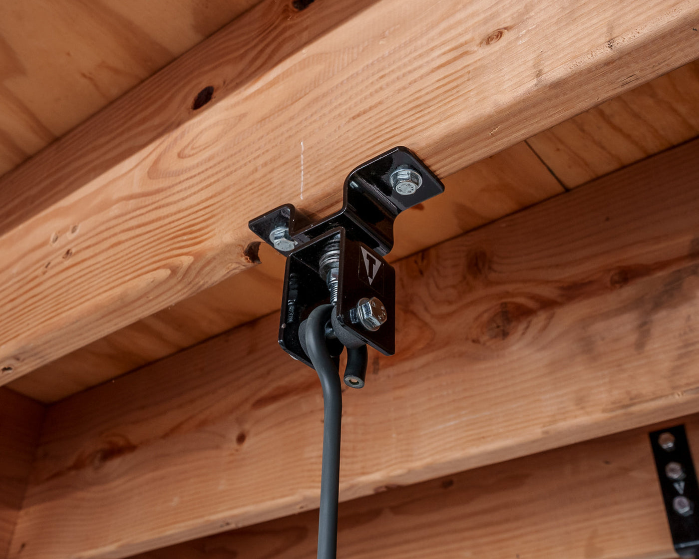 variant:lifestyle::TITLE Boxing Forged Steel Swivel Beam Hanger  install view