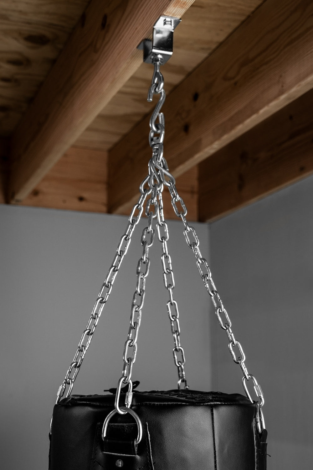 TITLE Boxing Heavy-Duty Heavy Bag Chain & Swivel - Up To 150 lbs