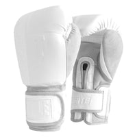 variant:lifestyle::TITLE White Boxing Heavy Bag Gloves side view